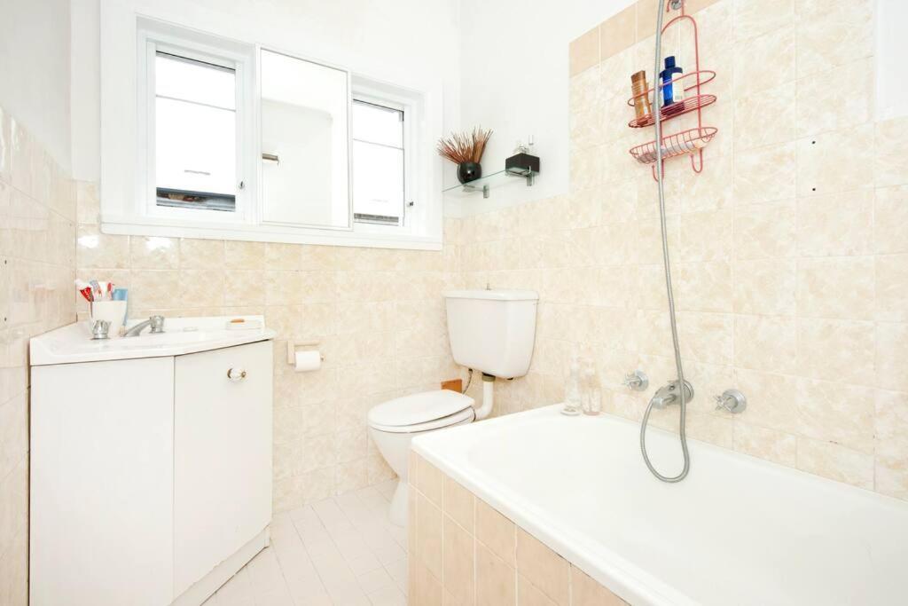 Beach To Home In 3 Minutes: Bondi N Sydney Exterior foto